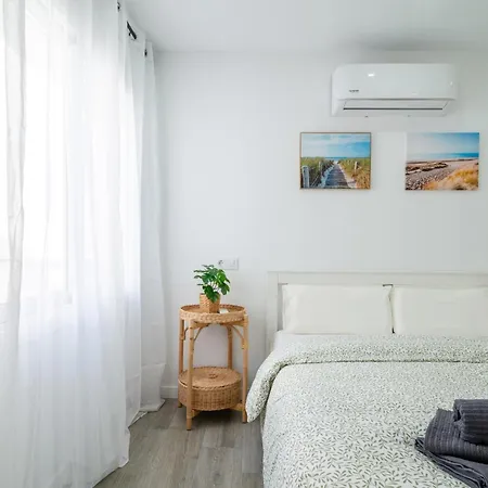 Salatan Apartments, Plaza Paris Апартаменты *