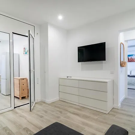 Salatan Apartments, Plaza Paris Апартаменты
