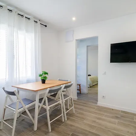 Апартаменты Salatan Apartments, Plaza Paris Льорет-де-Мар