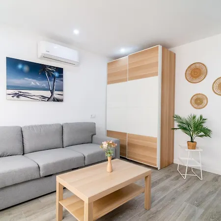 Salatan Apartments, Plaza Paris Льорет-де-Мар
