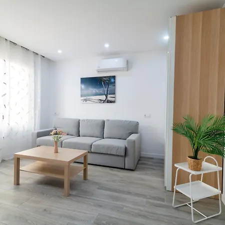 Апартаменты Salatan Apartments, Plaza Paris *