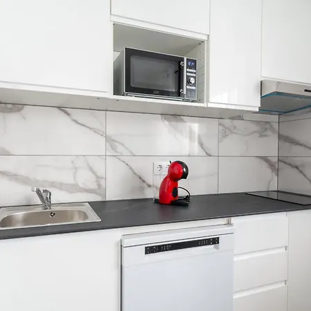 Salatan Apartments, Plaza Paris Льорет-де-Мар