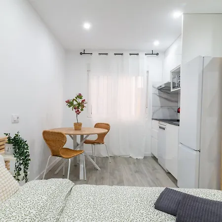 Апартаменты Salatan Apartments, Plaza Paris Льорет-де-Мар