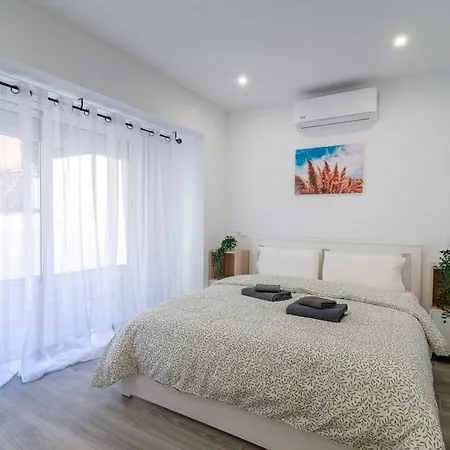 Salatan Apartments, Plaza Paris *
