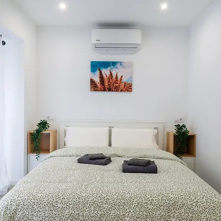 Salatan Apartments, Plaza Paris *